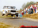 ... kb. 1 km-rel k�s�bb a bukkan�n.